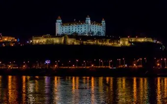 Castello di Bratislava di notte, Slovacchia