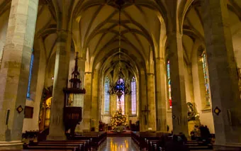 L'interno della Cattedrale di San Martino a Bratislava, Slovacchia