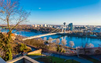 Ponte Nuovo e ristorante UFO a Bratislava, Slovacchia