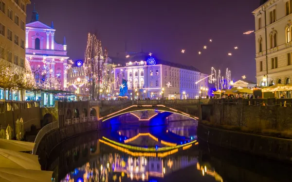 Ponte Triplo e Chiesa francescana dell'Annunciazione a Lubiana, Slovenia